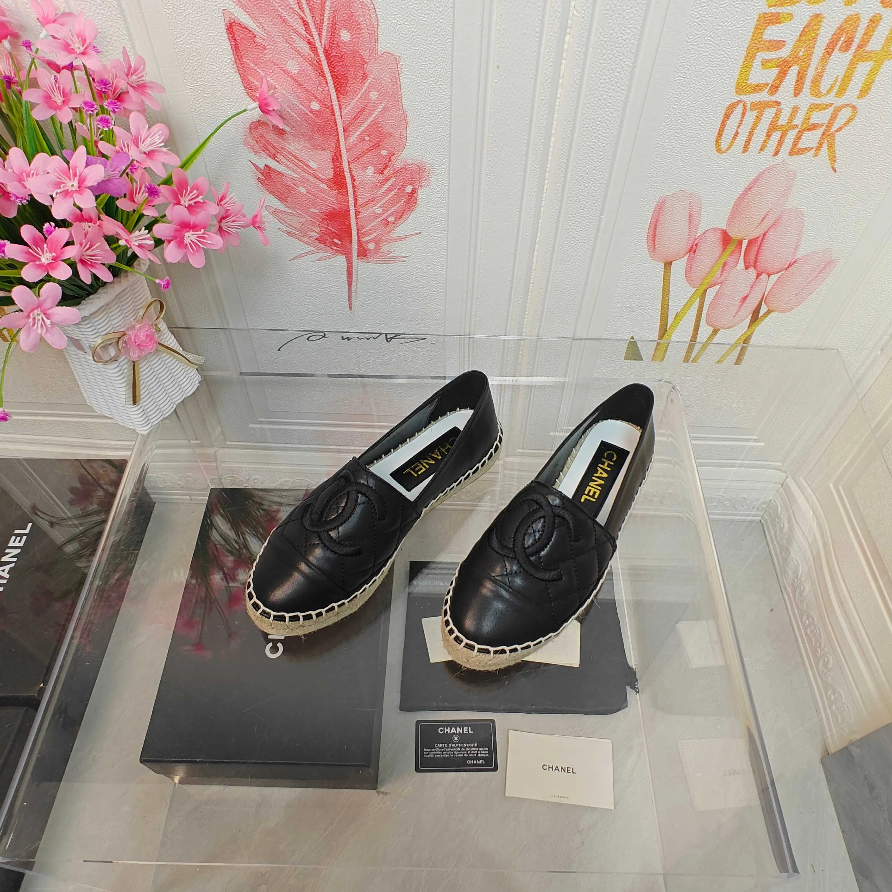 👟👟Ex-factory price 400👟👟 CHANEL 2025 early spring new fisherman shoes, top version 👏👏The inner pads are all made of original imported goatskin! Number of codes: 35 - 40 (codes 34, 41, and 42 can be customized without return or exchange) Standard codes come with a full set of packaging
